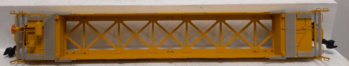 USA Trains 17114 G Union Pacific Gunderson Husky Stack with 2 Containers #77372