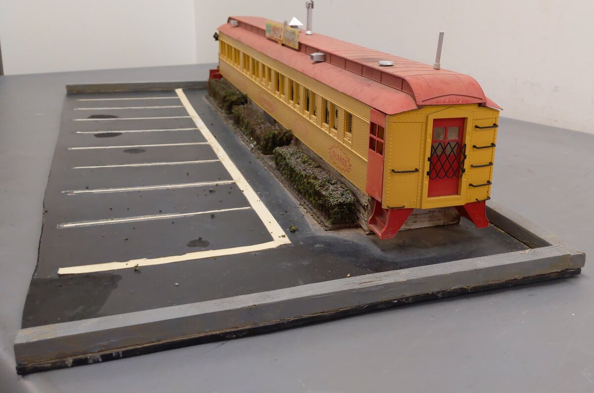 USA Trains D1940-D G Dog House Diner Display VG/Box