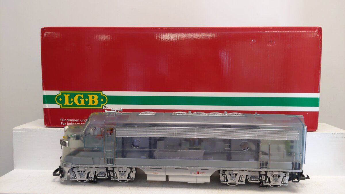 LGB 22578 See-Thru F7A Diesel Locomotive – Trainz