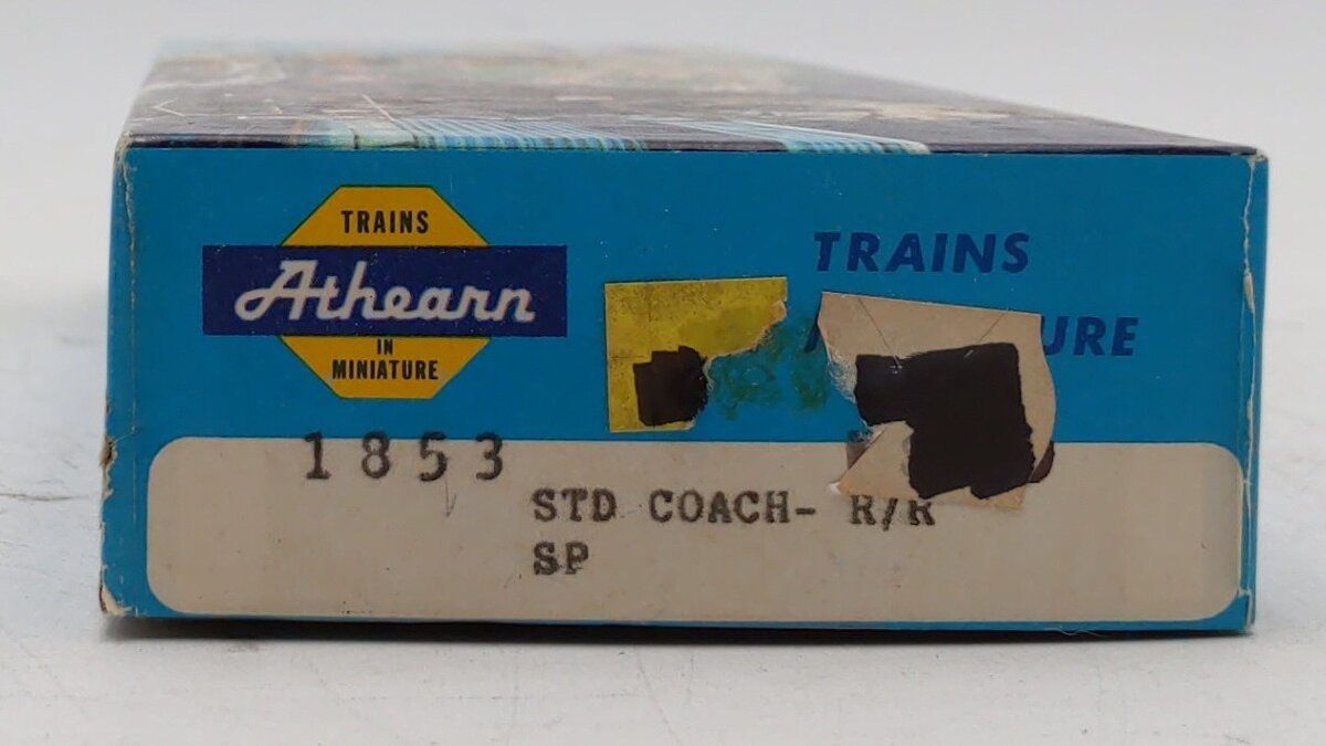 Athearn 1853 HO Southern Pacific STD Coach Kit