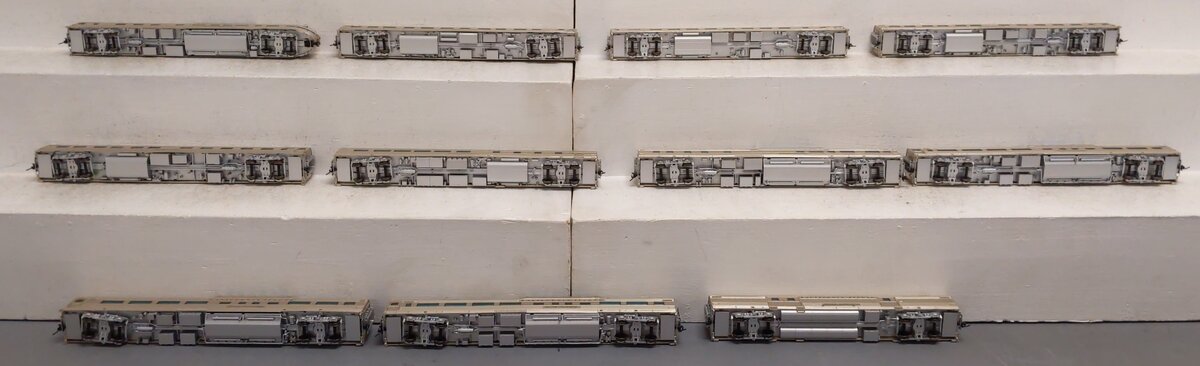 Broadway Limited 1798 HO California Zephyr Mixed Train Set (11)