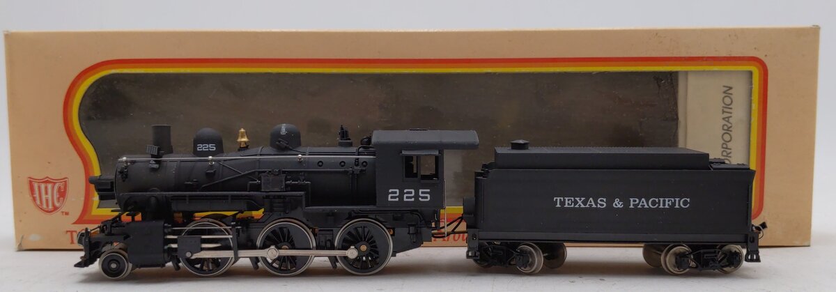 IHC M521 HO Scale Texas & Pacific 2-6-0 "Mogul" Steam Locomotive #225 EX/Box