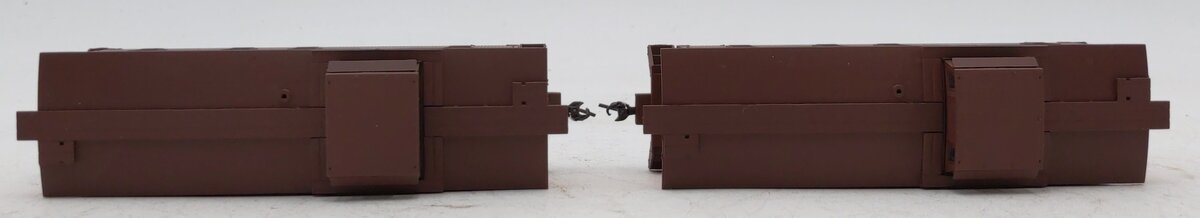 Walthers 932-27607 HO Southern Pacific C-30-1 Wood Caboose Kit (Set of 2)