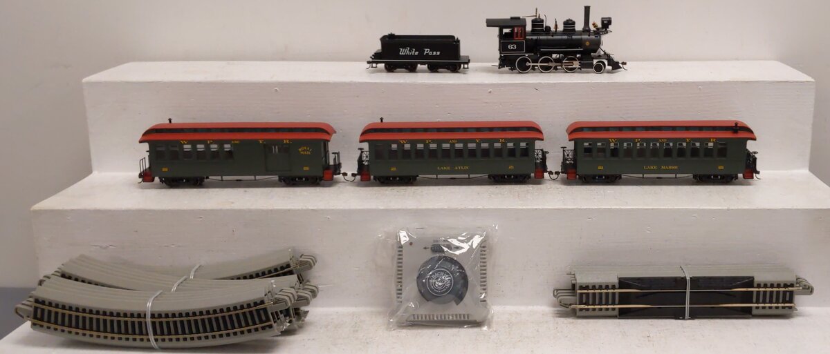 Bachmann Spectrum 25024 On30 Scale White Pass & Yukon Passenger