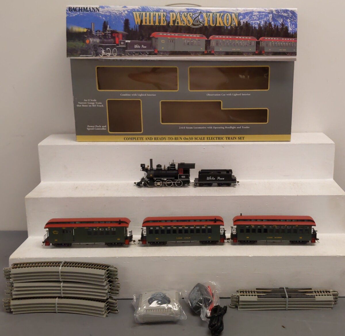 Bachmann Spectrum 25024 On30 Scale White Pass & Yukon Passenger Train Set