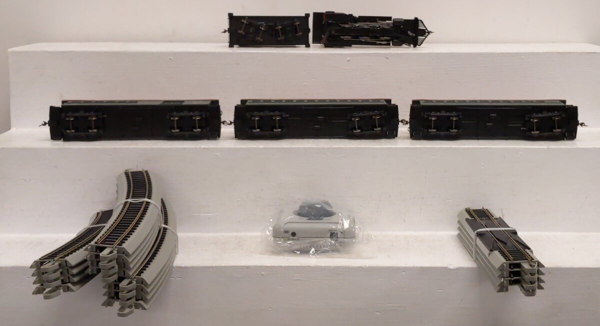 Bachmann Spectrum 25024 On30 Scale White Pass & Yukon Passenger Train Set