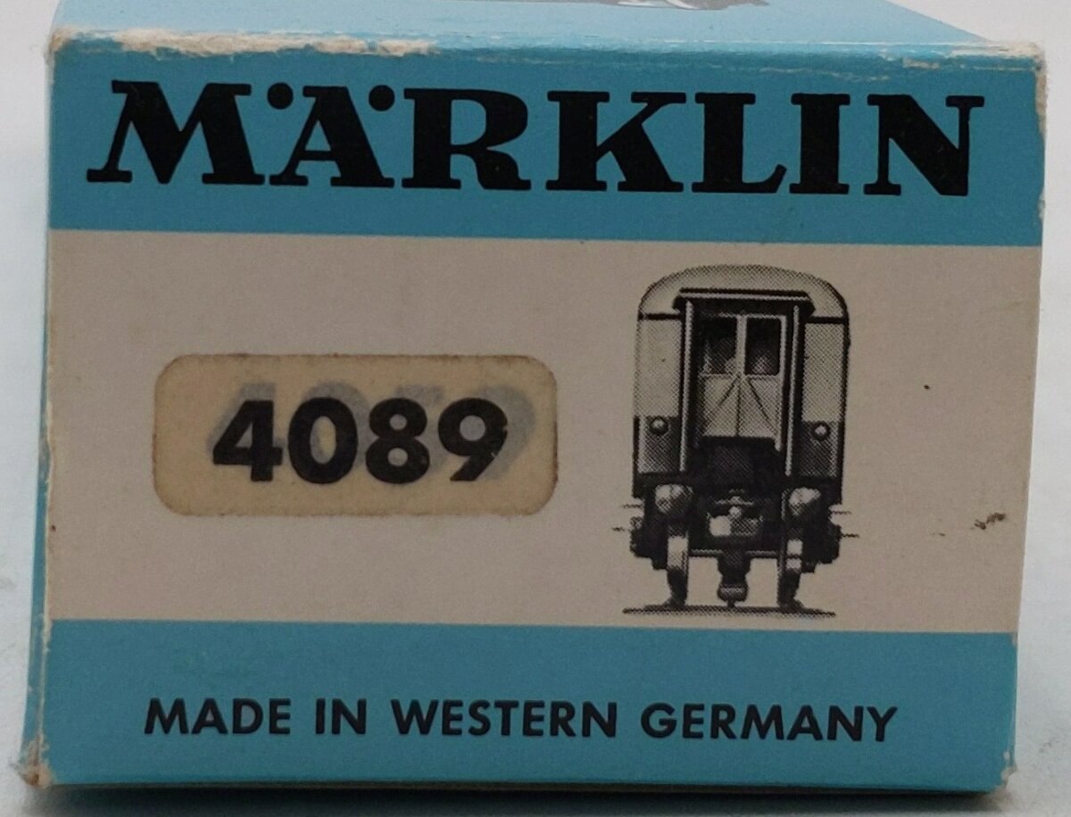 Marklin 4089 HO Scale Tee Compartment Coach W/Tail Lights
