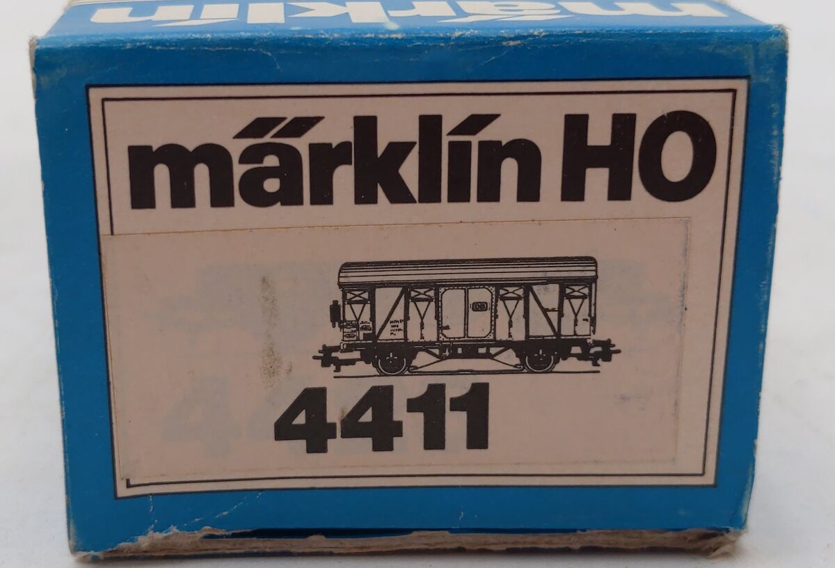 Marklin 4411 HO Scale DB Boxcar with Marker Lights
