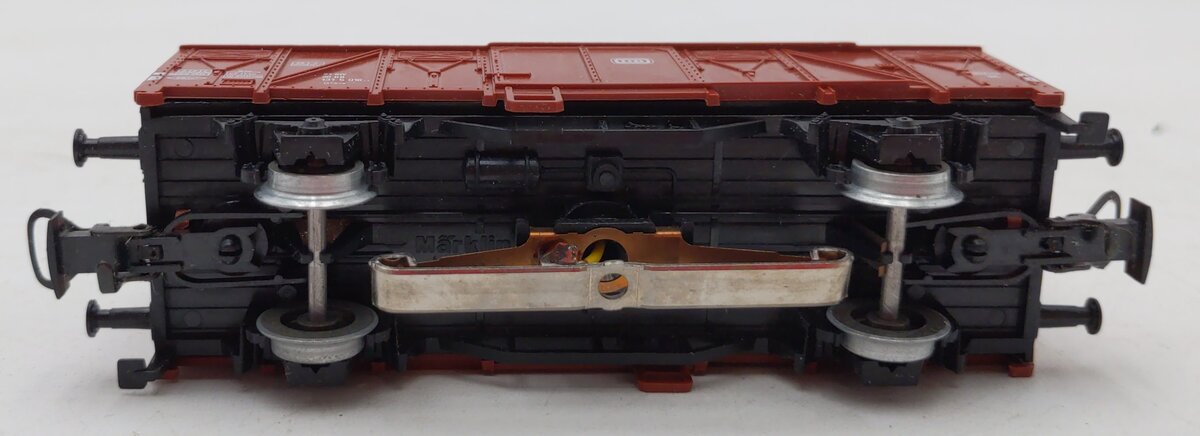 Marklin 4411 HO Scale DB Boxcar with Marker Lights