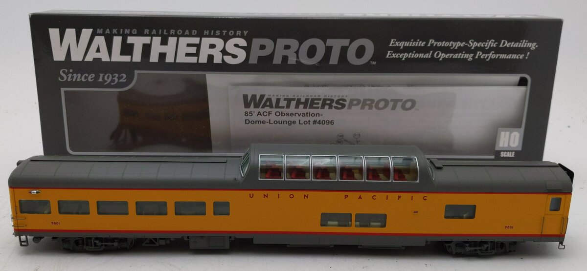 Walthers 920-9217 HO Union Pacific 85' ACF Observation Dome Lounge