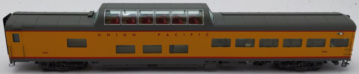 Walthers 920-9217 HO Union Pacific 85' ACF Observation Dome Lounge