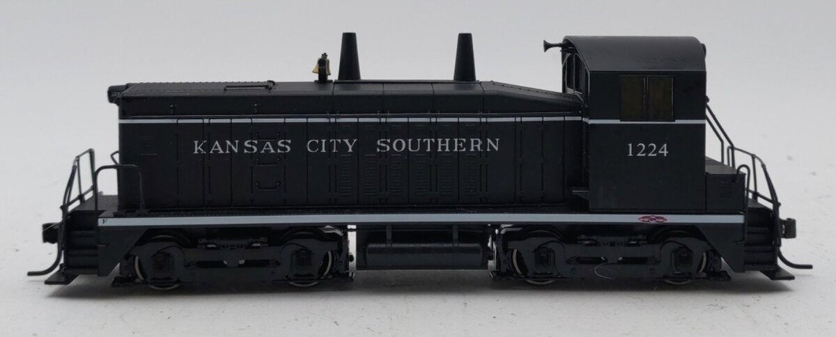 Broadway Limited 1212 HO Kansas City Southern Diesel EMD NW2 Phase V #1224