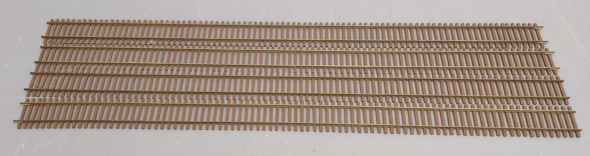 Micro Engineering O Scale 2-Rail House Of Duddy 36' Straight Track Sections [4] EX