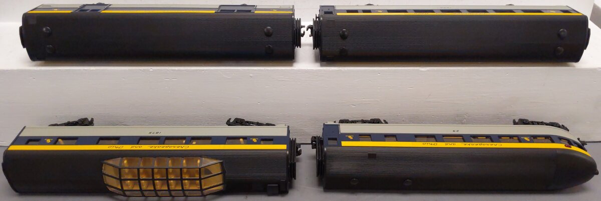 MTH 30-6141 O C&O RailKing O-27 Streamlined Passenger Car Set (Set of 4) NIB