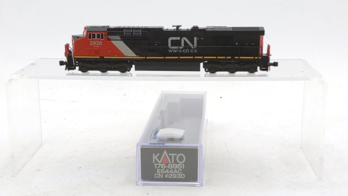 Kato 176-8951 N Scale Canadian National GE ES44AC Diesel Locomotive #2930
