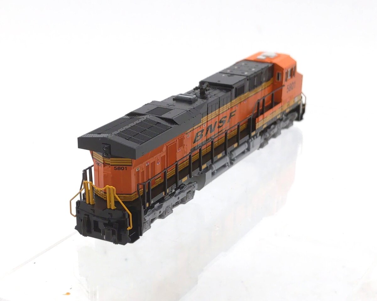 Kato 176-8952 N Scale BNSF GE ES44AC Diesel Locomotive #5801 LN/Box