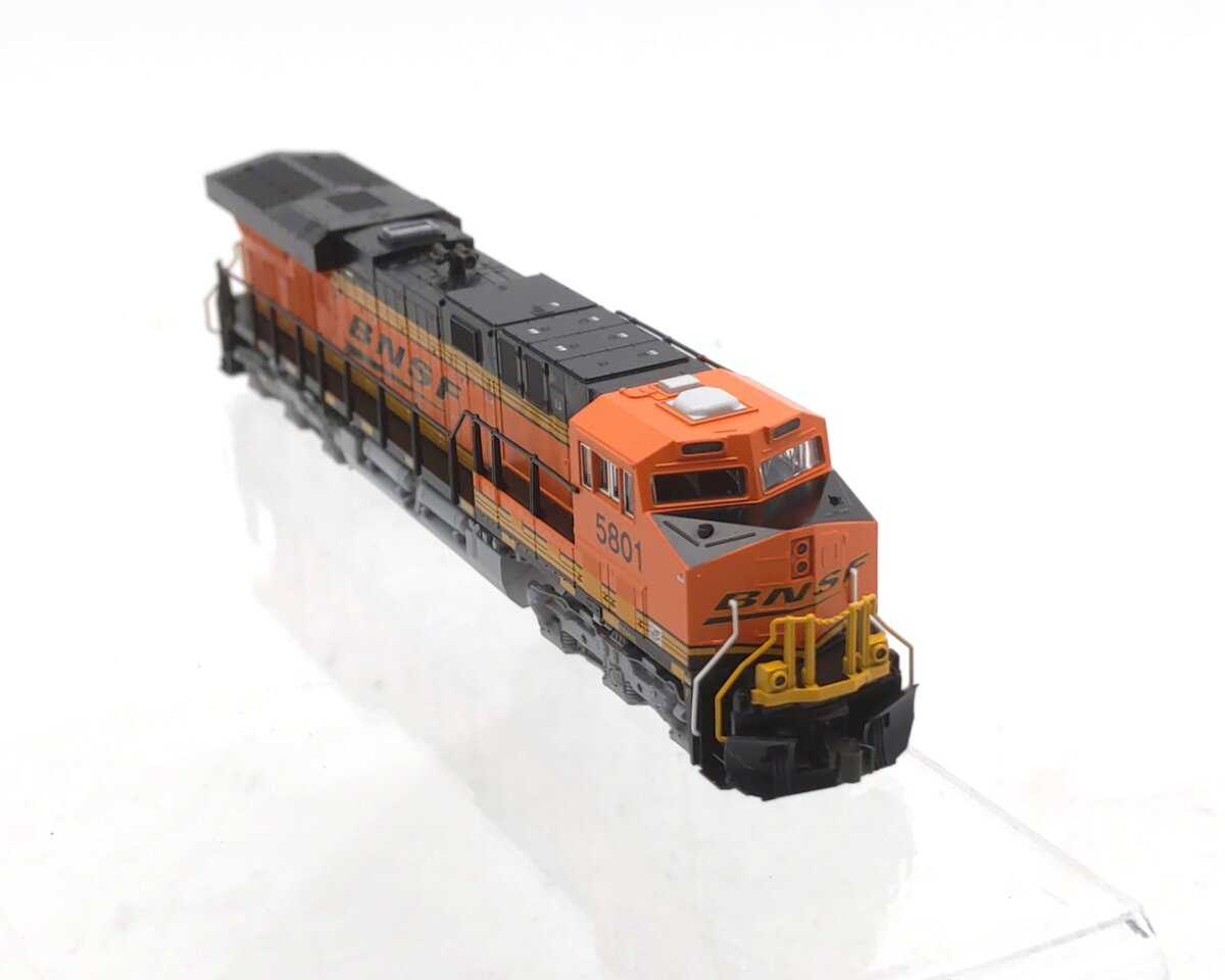 Kato 176-8952 N Scale BNSF GE ES44AC Diesel Locomotive #5801 LN/Box