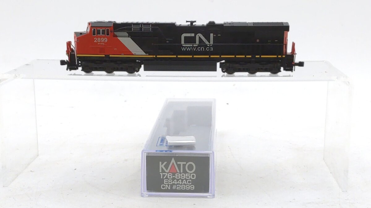 Kato 176-8950 N Scale Canadian National GE ES44AC Diesel Locomotive #2899