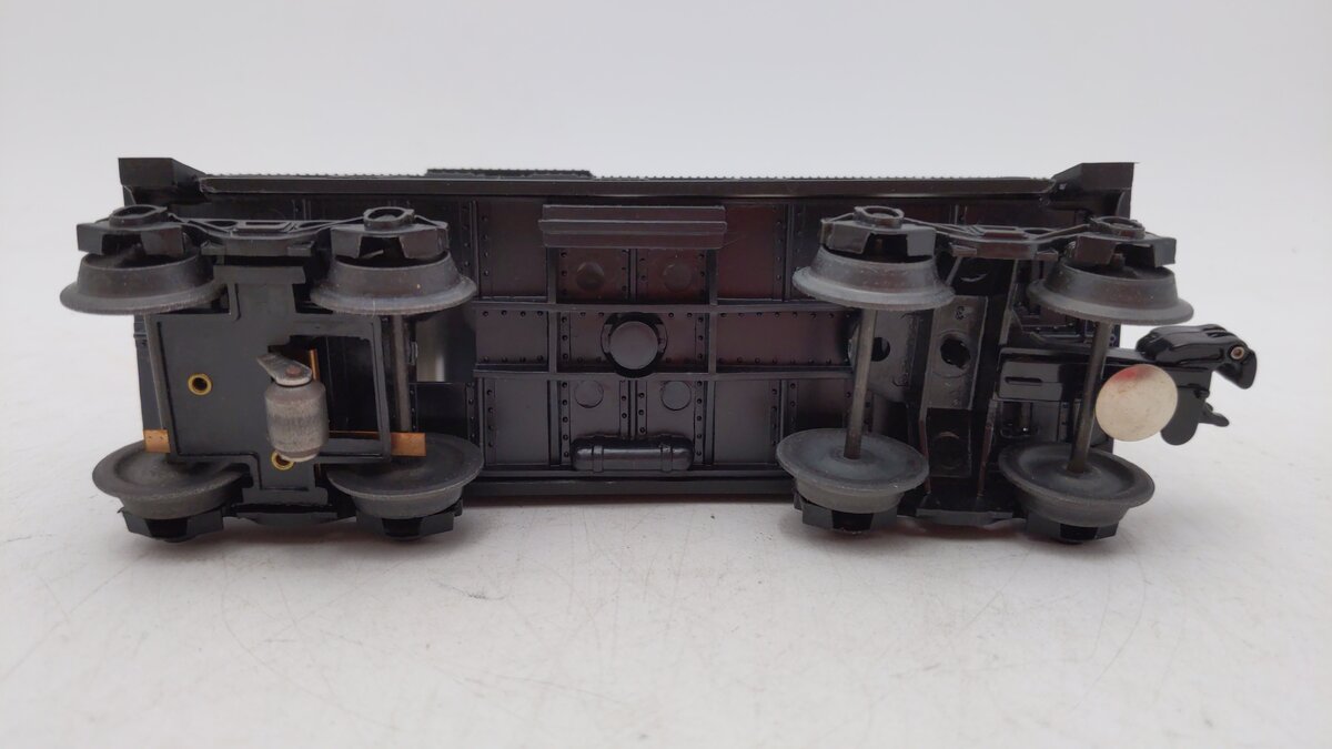 Lionel 6-9172 O Gauge Penn Central Lighted Caboose LN/Box