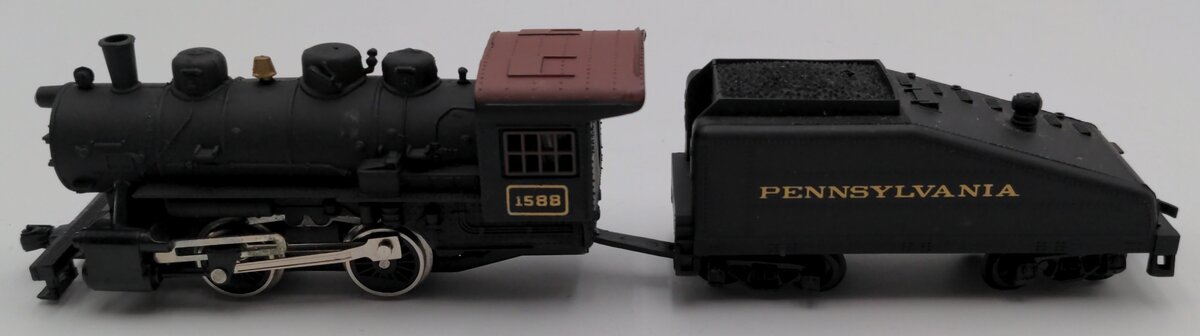 IHC 8005 HO Pennsylvania Railroad Switcher Steam Locomotive #1588 VG