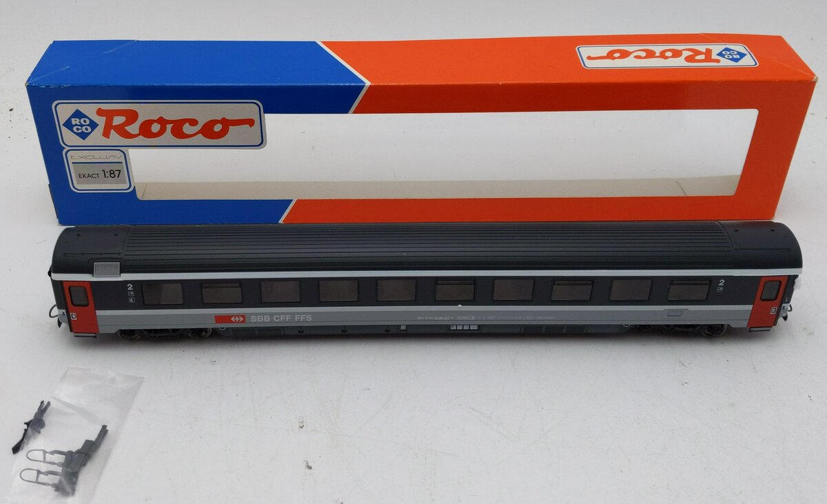 Roco 44770 HO Scale SBB Passenger Car LN/Box