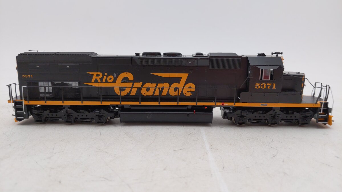 Athearn 95105 HO Scale Rio Grande SD40T-2 Diesel Locomotive #5371 w/PTC Cabinet LN/Box