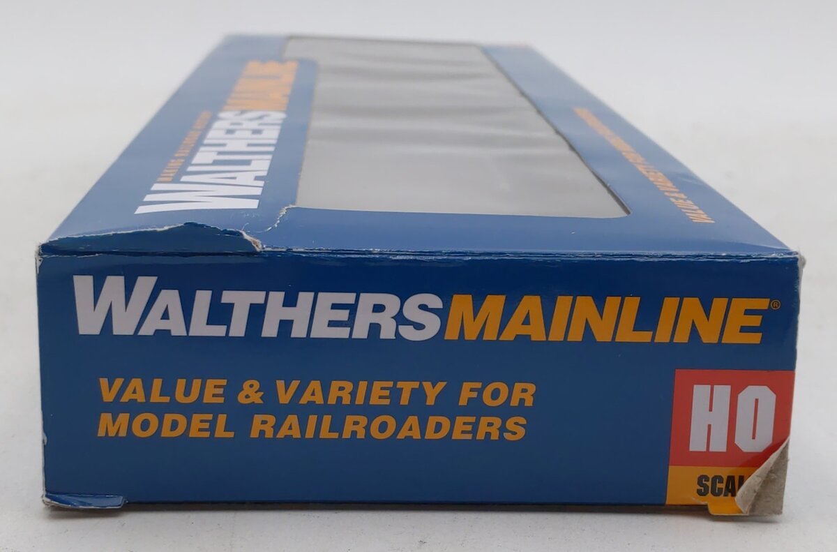 Walthers 910-30352 HO Santa Fe 85' Budd Observation Car