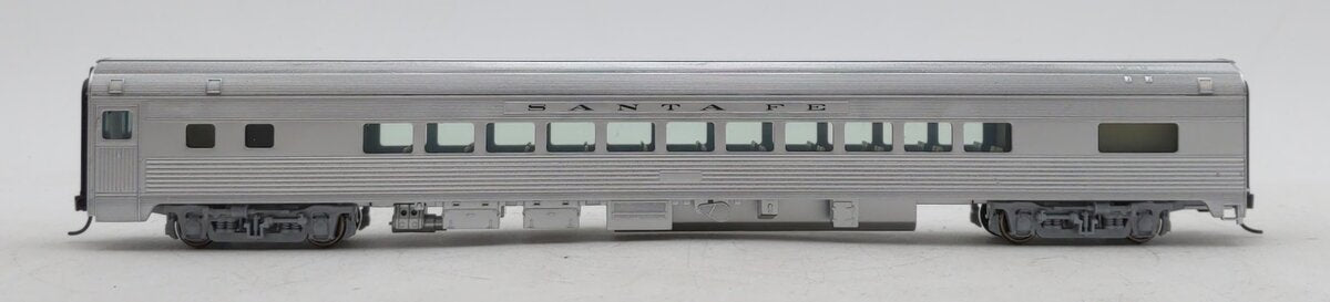 Walthers 910-30202 HO Scale Santa Fe 85' Budd Small-Window Coach Passenger Car