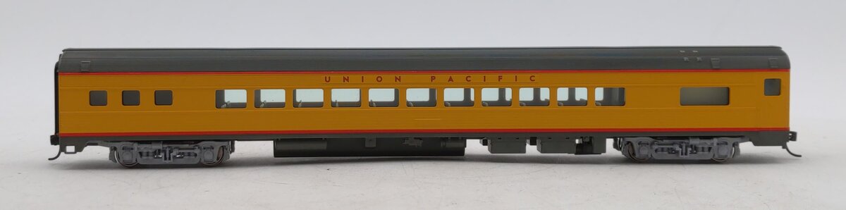 Walthers 910-30204 HO Scale Union Pacific 85' Budd Small-Window Coach Car LN/Box