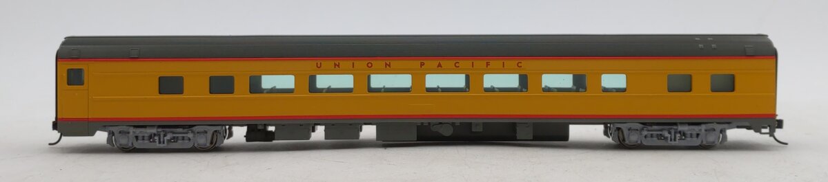 Walthers 910-30008 HO Scale Union Pacific 85' Budd Large-Window Coach Car LN/Box