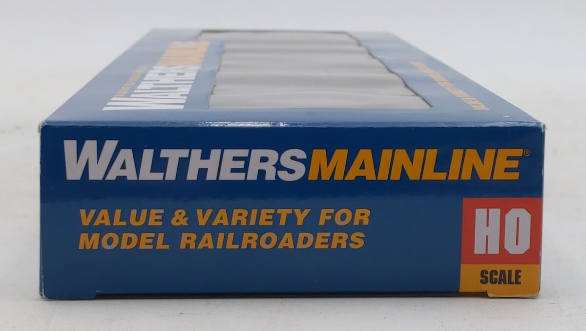 Walthers 910-30008 HO Scale Union Pacific 85' Budd Large-Window Coach Car LN/Box