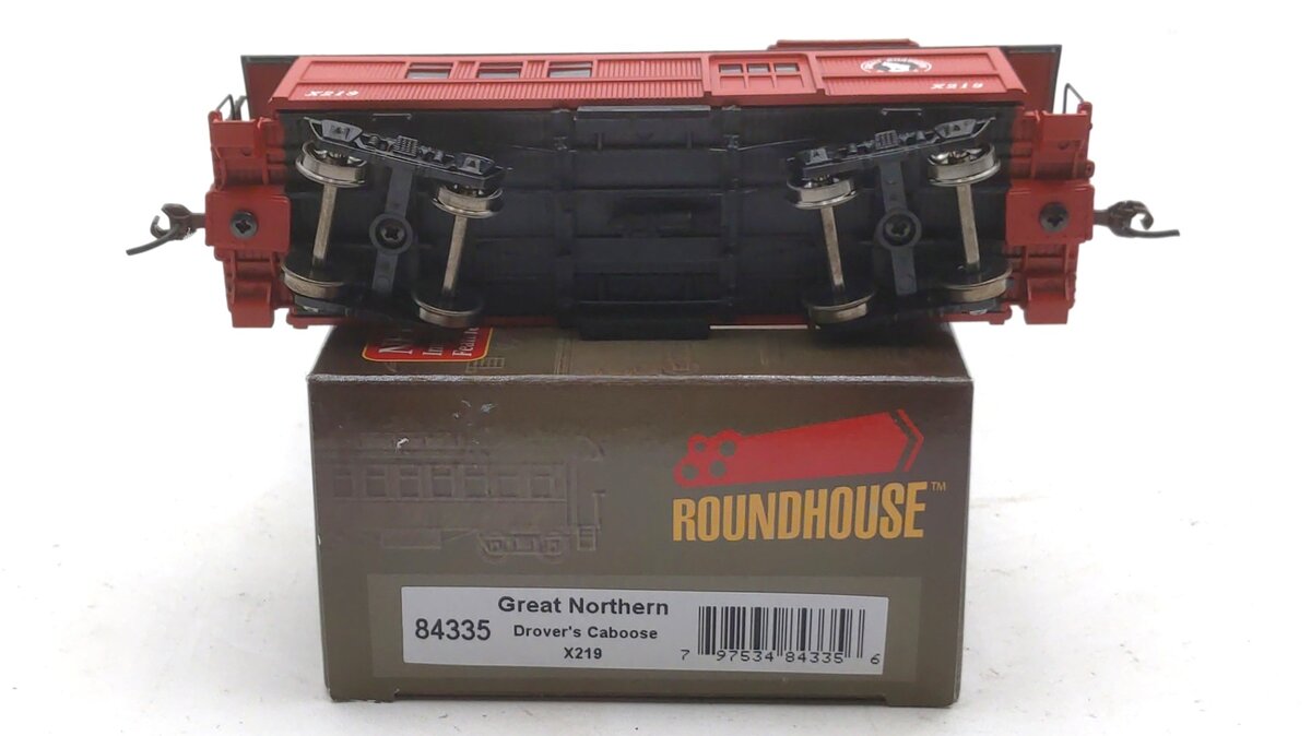 Roundhouse 84335 HO Scale Great Northern Drover's Caboose #X-219