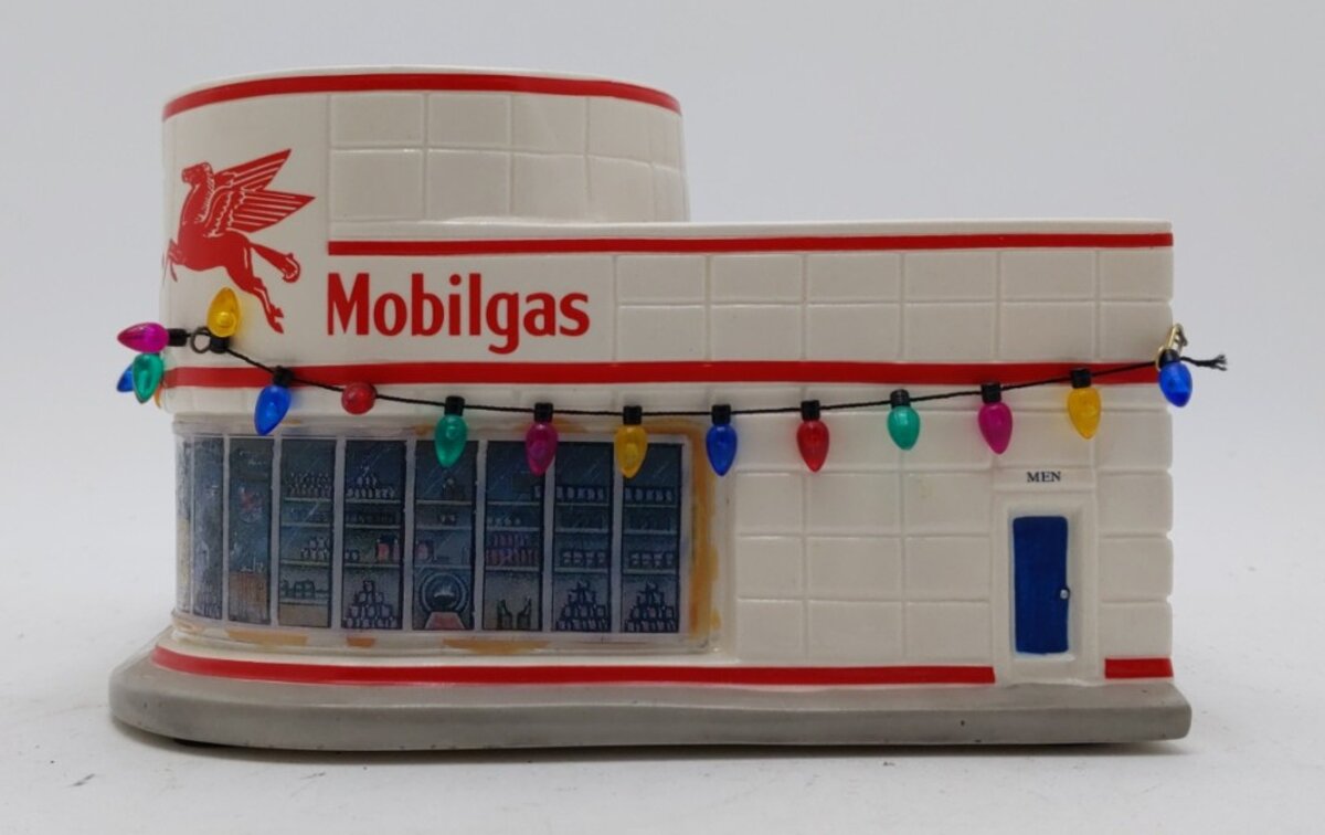 Hawthorne Village 79202 Lighted Mobil Gas Station LN/Box