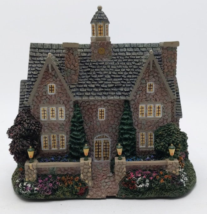 Hawthorne Village 79561 Lighted Porcelain Village Hall LN