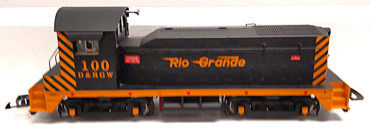 USA Trains R22001 G Denver and Rio Grande Western NW-2 Diesel Locomotive
