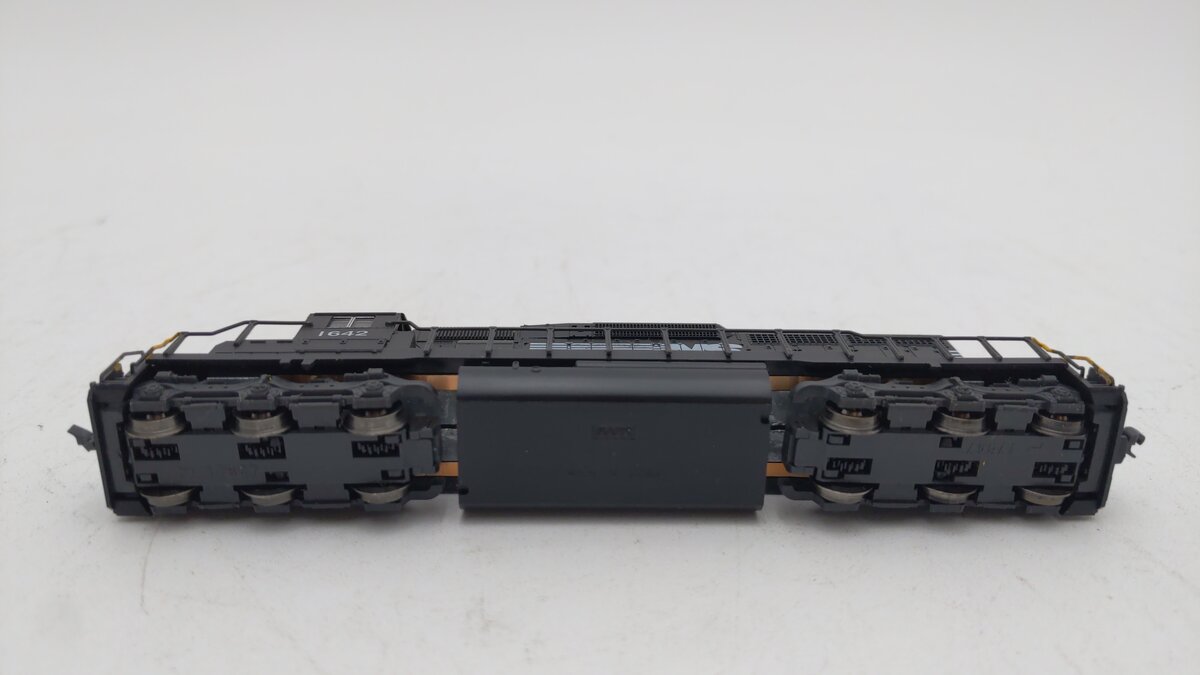 Kato 176-4810 Norfolk Southern SD40-2 Diesel Locomotive #1642 EX