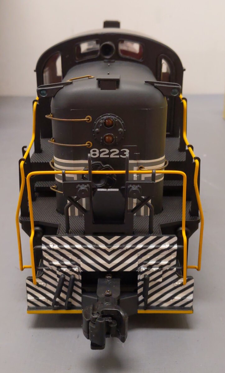 Aristo-Craft 22219 G Gauge New York Central RS-3 Diesel Locomotive #8223 EX/Box