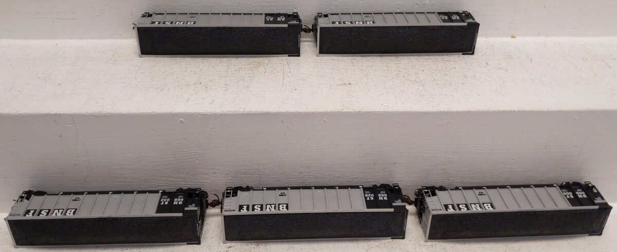 Athearn 79631 HO Burlington Northern Santa Fe Bethgon Coalporter w/ Load #2 (5)