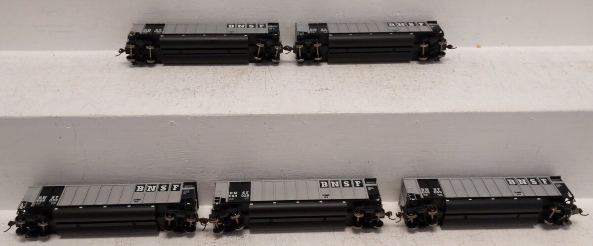 Athearn 79631 HO Burlington Northern Santa Fe Bethgon Coalporter w/ Load #2 (5)