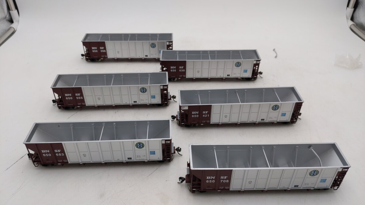 Walthers 910-56852 HO BNSF RD4 Coal Hopper (Set of 6)
