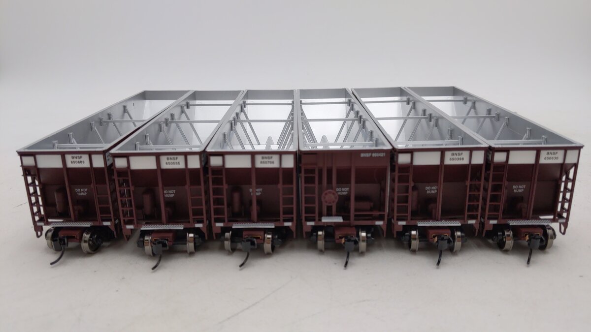 Walthers 910-56852 HO BNSF RD4 Coal Hopper (Set of 6)