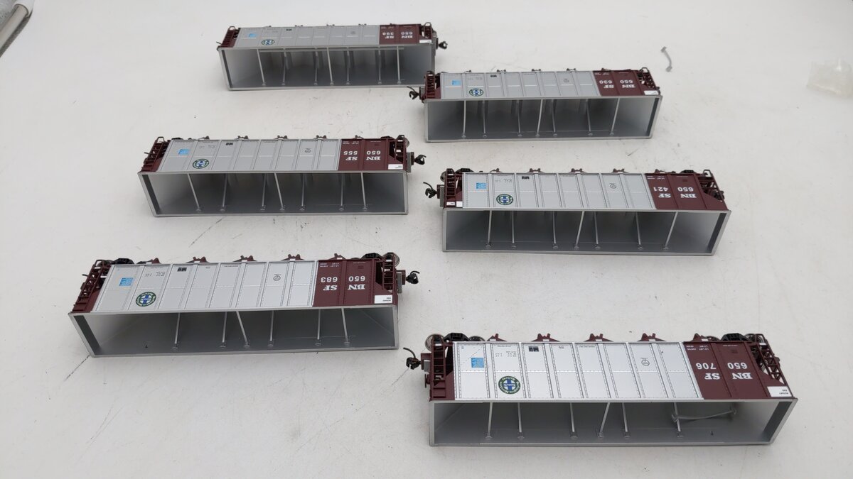 Walthers 910-56852 HO BNSF RD4 Coal Hopper (Set of 6)