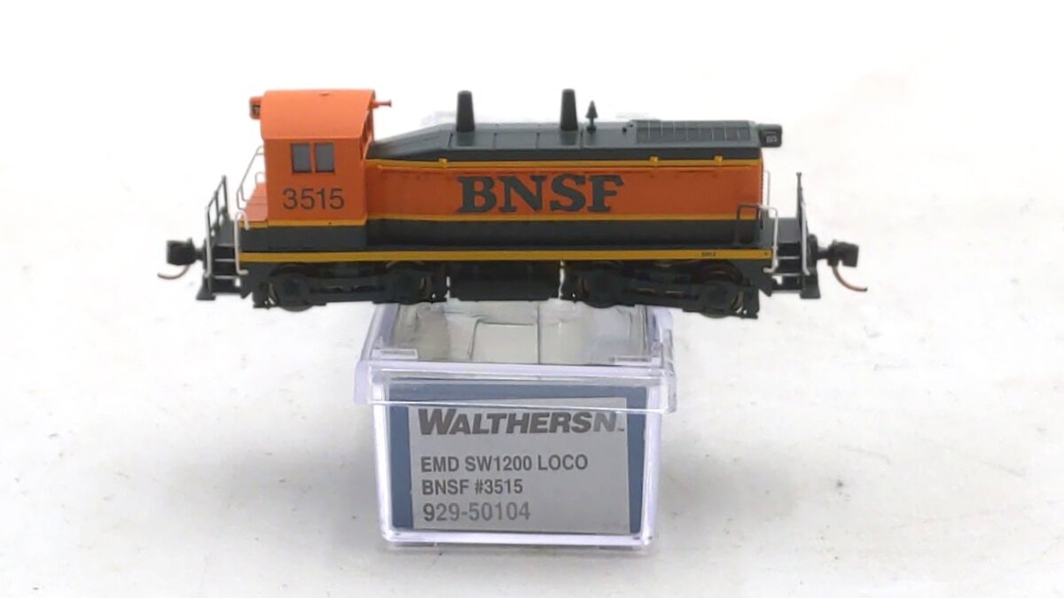 Walthers 929-50104 N Scale Burlington Northern Santa Fe EMD SW1200 Diesel #3515