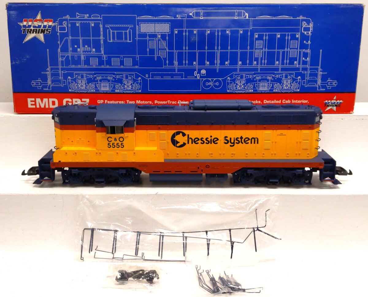 USA Trains R22105 G Scale Chessie System EMD GP7 Diesel Locomotive #5555