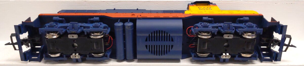 USA Trains R22105 G Scale Chessie System EMD GP7 Diesel Locomotive #5555