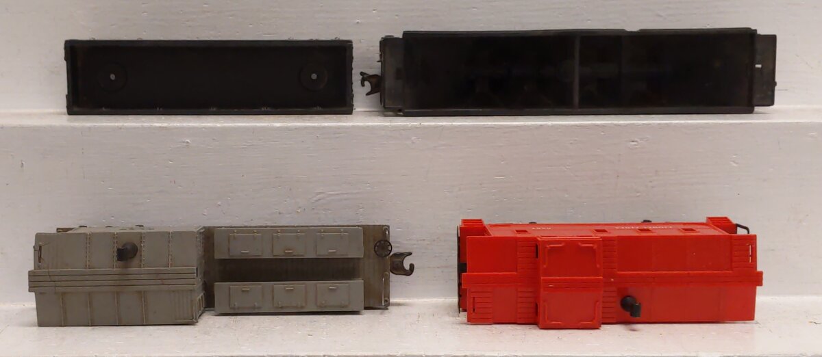 Lionel Vintage O Assorted Freight Cars: 1002, 6257, 6419, 6636 [4] VG