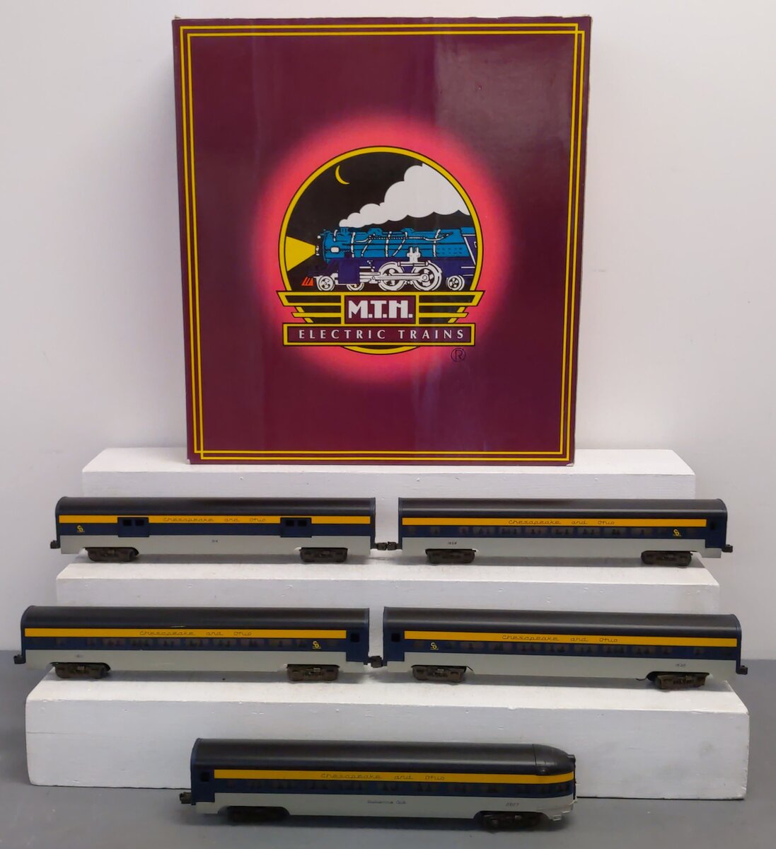 MTH 20-6502 O Chesapeake & Ohio 70' Aluminum Passenger Car Set (Set of 5) EX/Box