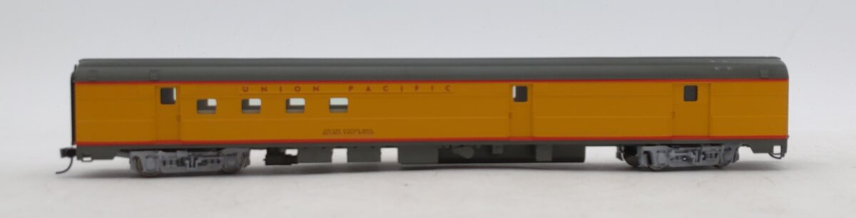 Walthers 910-30308 HO UP 85' Budd Baggage-Railway Post Office