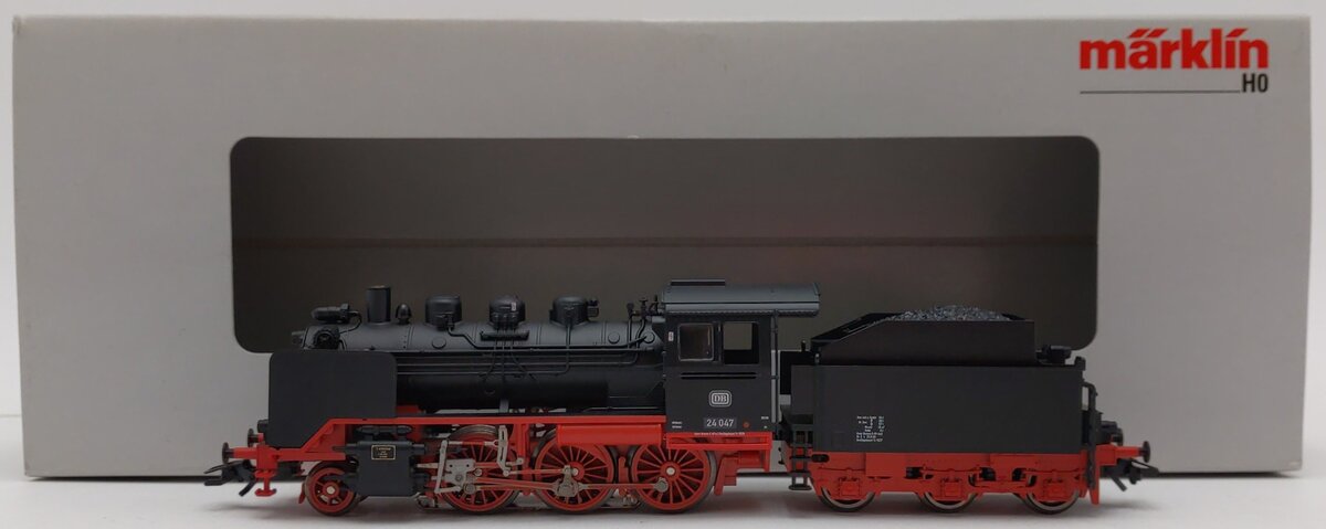 Marklin 36242 HO DB Class 24 Steam Locomotive w/ Tender #24047
