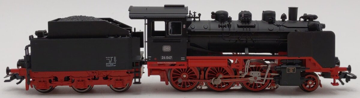 Marklin 36242 HO DB Class 24 Steam Locomotive w/ Tender #24047